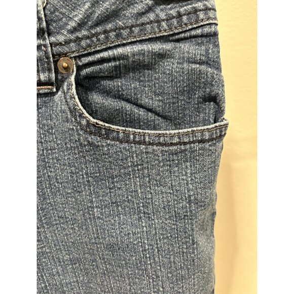 St Johns Bay Women Size 10 Jean Shorts 30X10 Denim Stretch - Picture 4 of 10